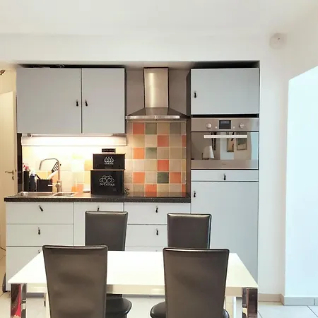 Private Sea Access And Garden In Apartmán *